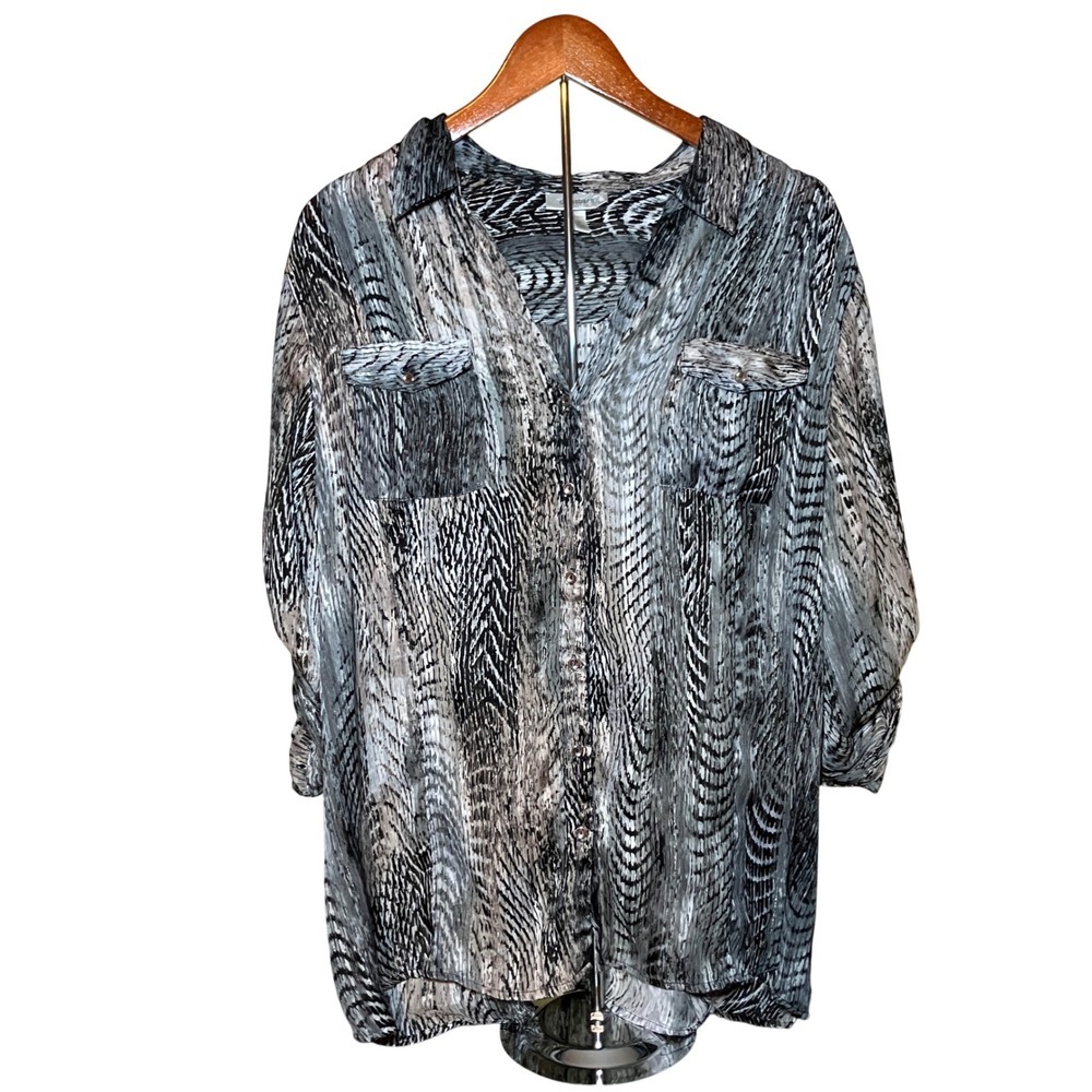 Dressbarn Button Down Blouse Womens 2X Grey Black Abstract Print Roll Tab